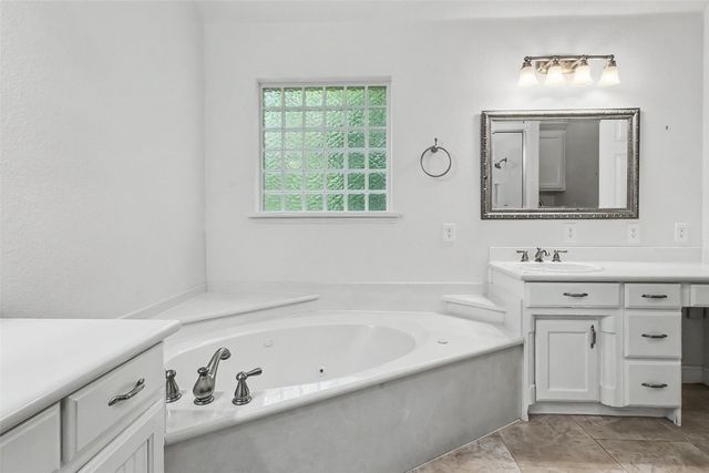 1984 Sunflower Road, Paradise, TX 76073