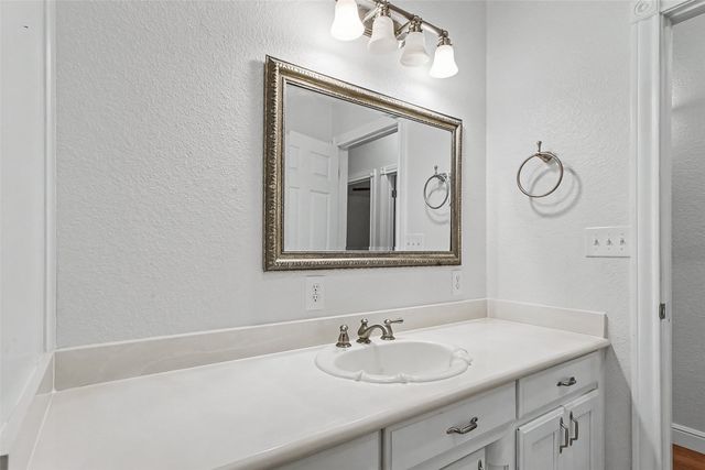 1984 Sunflower Road, Paradise, TX 76073
