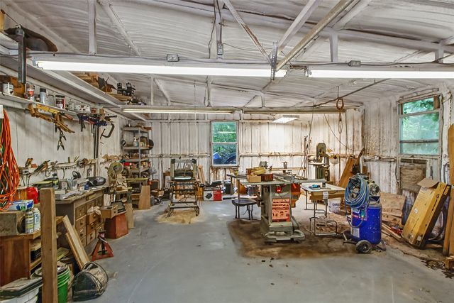 1984 Sunflower Road, Paradise, TX 76073