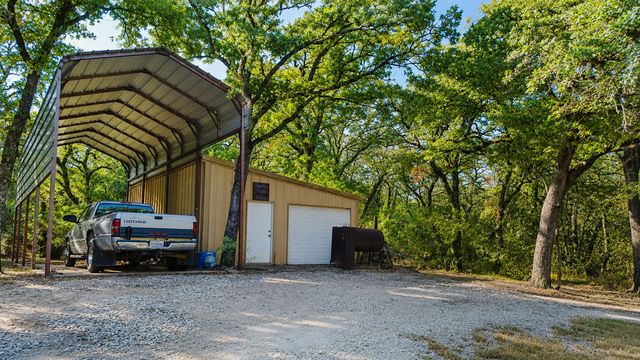 1984 Sunflower Road, Paradise, TX 76073