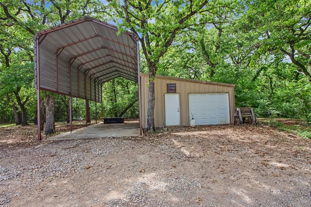 1984 Sunflower Road, Paradise, TX 76073