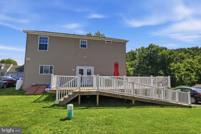 2334 DOUGLAS AVE, Aston, PA 19014