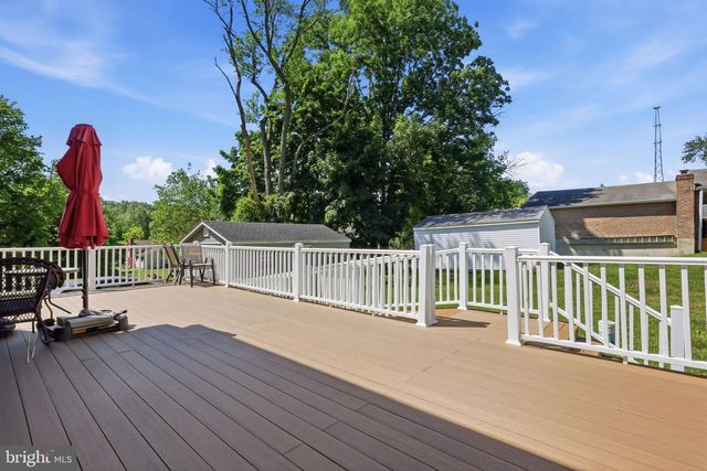 2334 DOUGLAS AVE, Aston, PA 19014