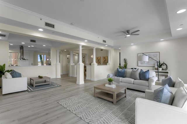 43 BAYVIEW COURT S A, St Petersburg, FL 33711