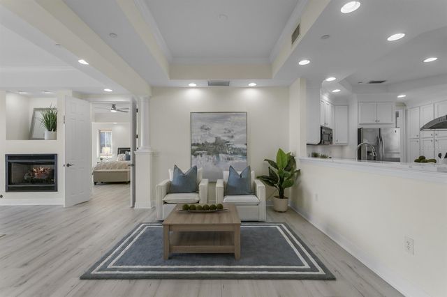 43 BAYVIEW COURT S A, St Petersburg, FL 33711