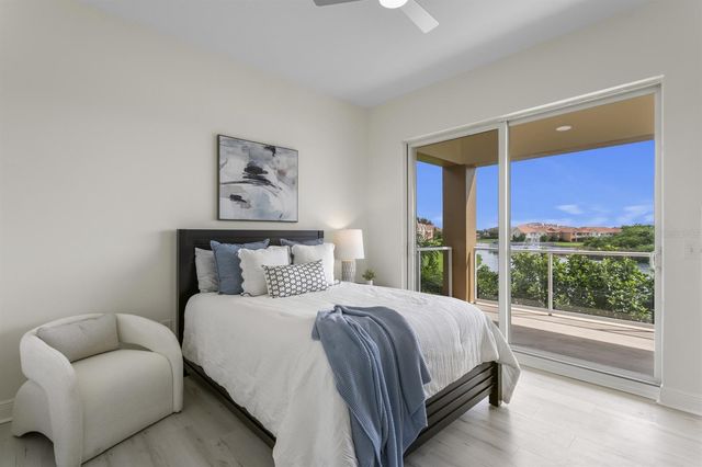 43 BAYVIEW COURT S A, St Petersburg, FL 33711