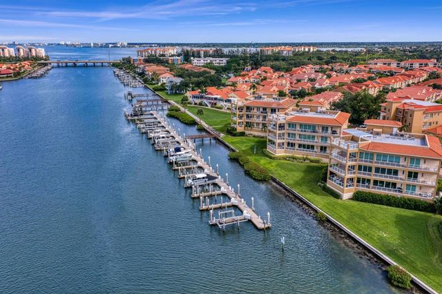43 BAYVIEW COURT S A, St Petersburg, FL 33711