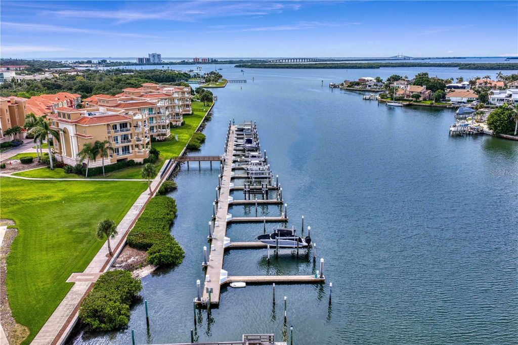 43 BAYVIEW COURT S A, St Petersburg, FL 33711