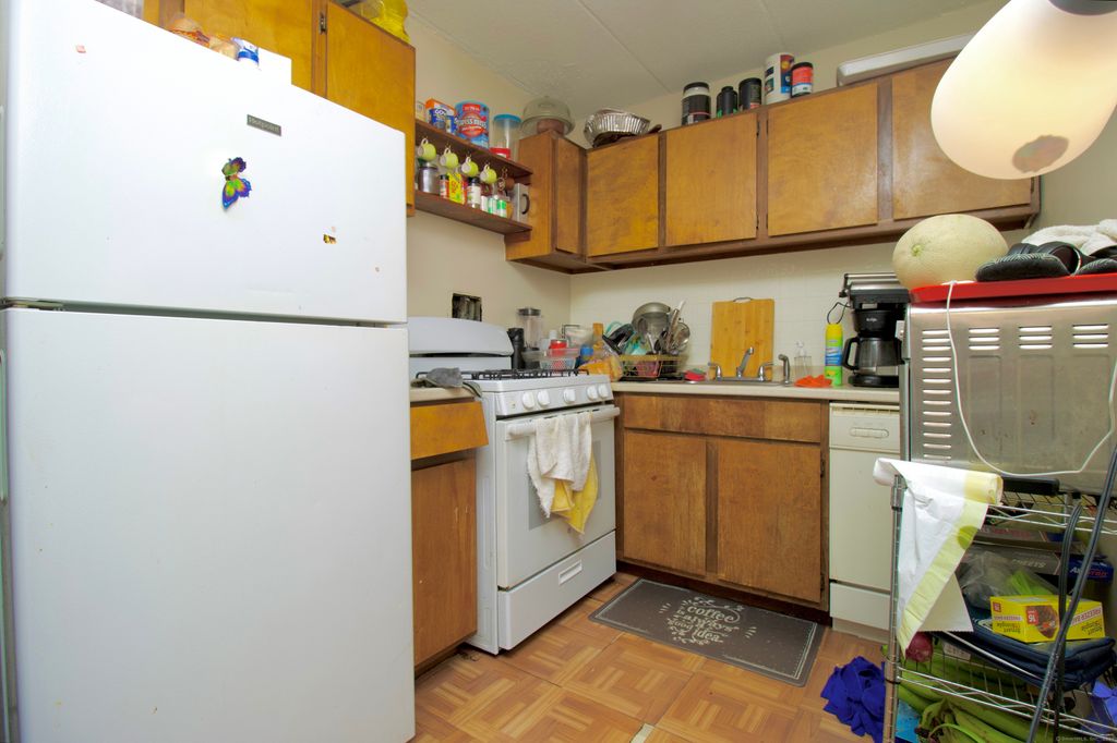 27 Northill Street APT 3A, Stamford, CT 06907