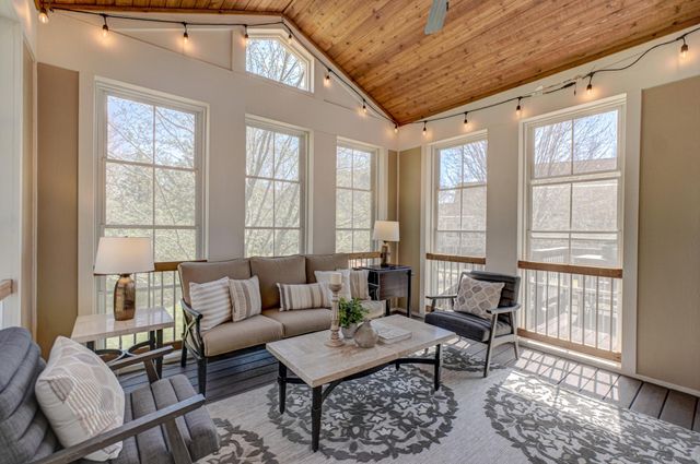 587 Lake Ridge Drive, Shoreview, MN 55126