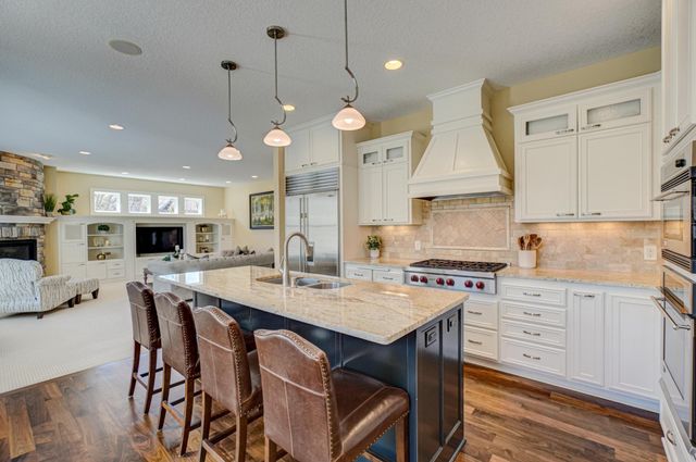 587 Lake Ridge Drive, Shoreview, MN 55126