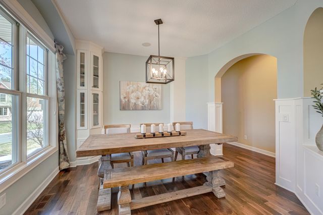 587 Lake Ridge Drive, Shoreview, MN 55126