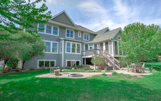 587 Lake Ridge Drive, Shoreview, MN 55126