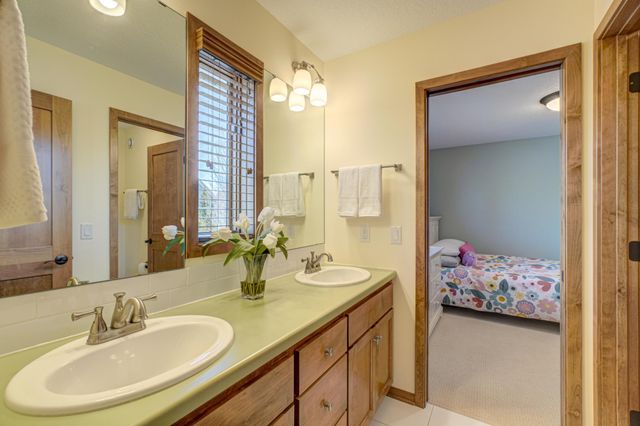 587 Lake Ridge Drive, Shoreview, MN 55126
