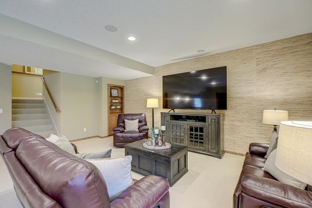 587 Lake Ridge Drive, Shoreview, MN 55126