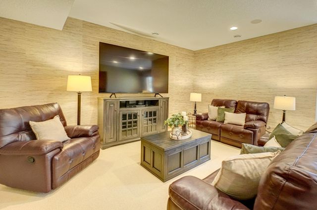 587 Lake Ridge Drive, Shoreview, MN 55126