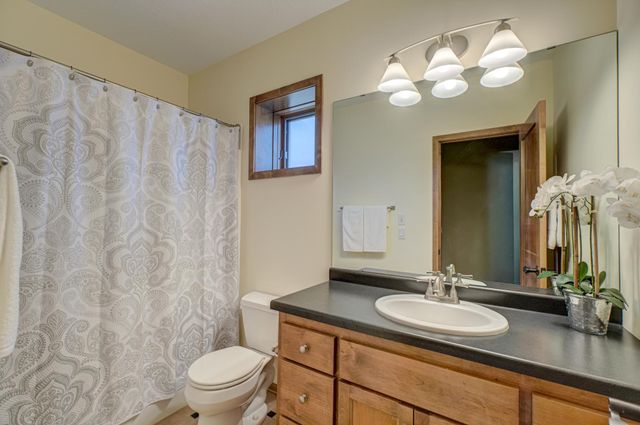 587 Lake Ridge Drive, Shoreview, MN 55126