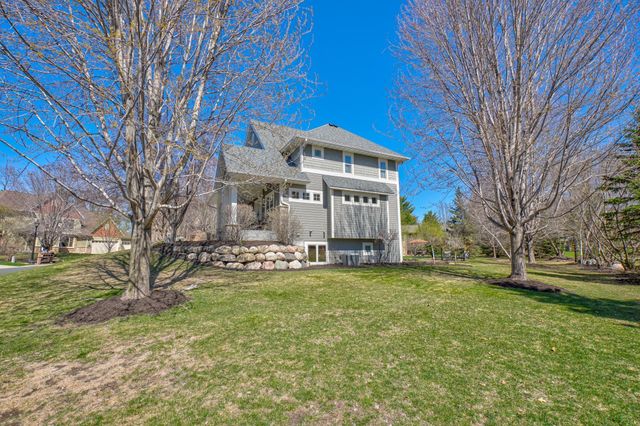 587 Lake Ridge Drive, Shoreview, MN 55126