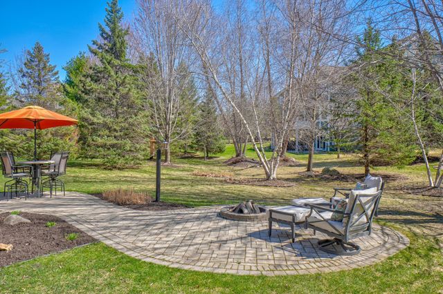 587 Lake Ridge Drive, Shoreview, MN 55126