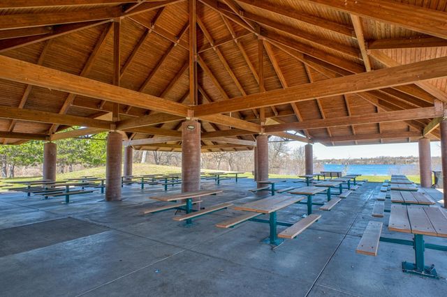 587 Lake Ridge Drive, Shoreview, MN 55126