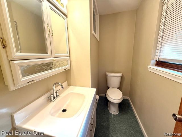 6845 Plainfield Street, Dearborn Heights, MI 48127