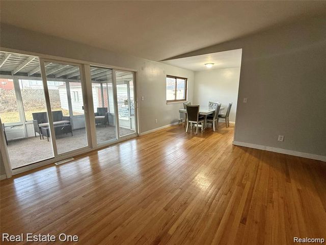 6845 Plainfield Street, Dearborn Heights, MI 48127