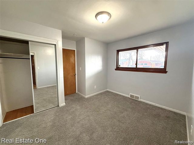 6845 Plainfield Street, Dearborn Heights, MI 48127