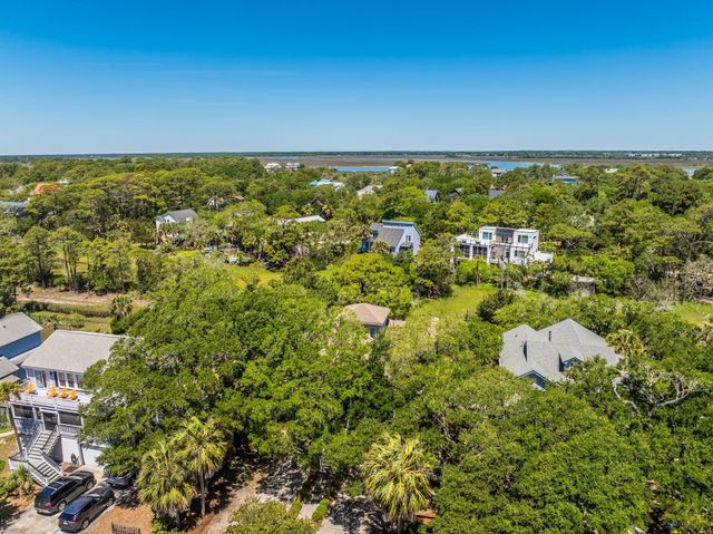 406 W Cooper Avenue, Folly Beach, SC 29439