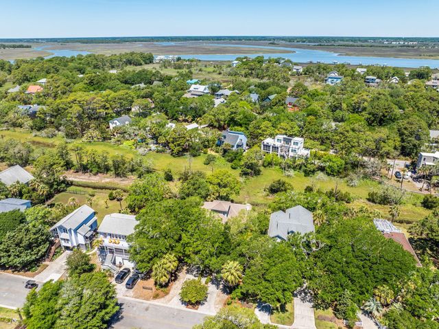 406 W Cooper Avenue, Folly Beach, SC 29439