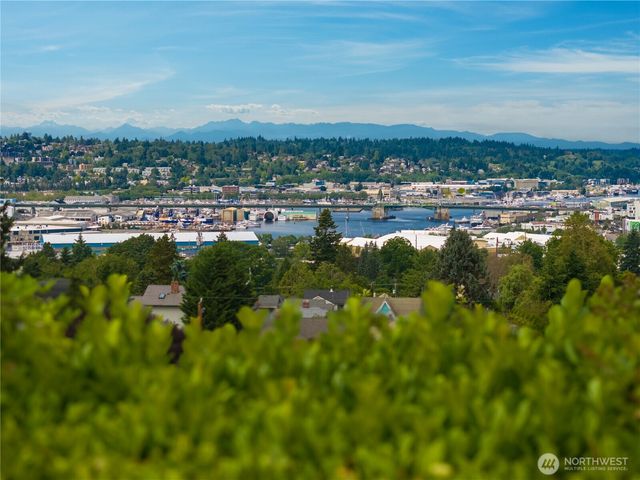 4311 Greenwood Avenue N, Seattle, WA 98103