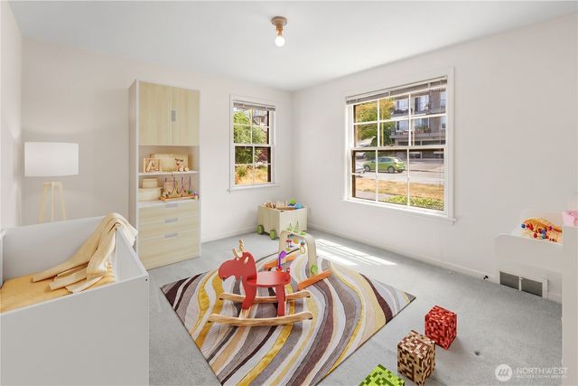 4311 Greenwood Avenue N, Seattle, WA 98103