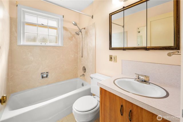 4311 Greenwood Avenue N, Seattle, WA 98103