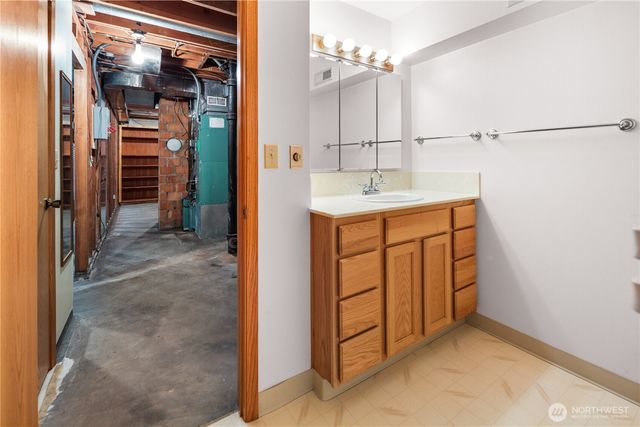 4311 Greenwood Avenue N, Seattle, WA 98103
