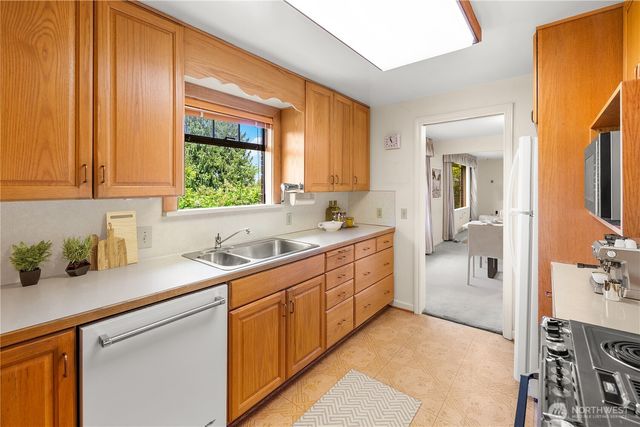 4311 Greenwood Avenue N, Seattle, WA 98103
