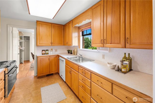 4311 Greenwood Avenue N, Seattle, WA 98103