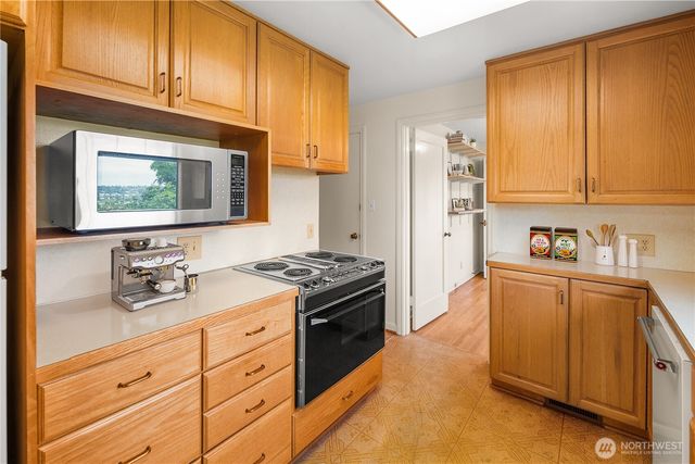 4311 Greenwood Avenue N, Seattle, WA 98103