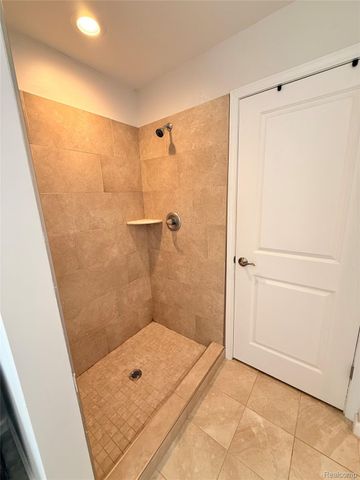 403 Legato Drive 403, Walled Lake, MI 48390