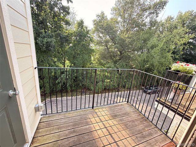 403 Legato Drive 403, Walled Lake, MI 48390