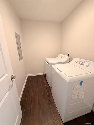 403 Legato Drive 403, Walled Lake, MI 48390