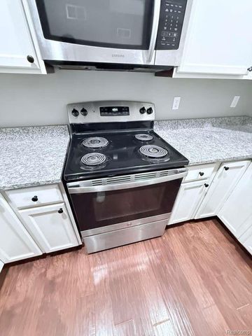 403 Legato Drive 403, Walled Lake, MI 48390