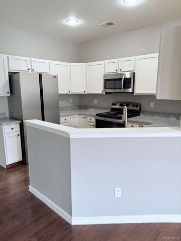 403 Legato Drive 403, Walled Lake, MI 48390