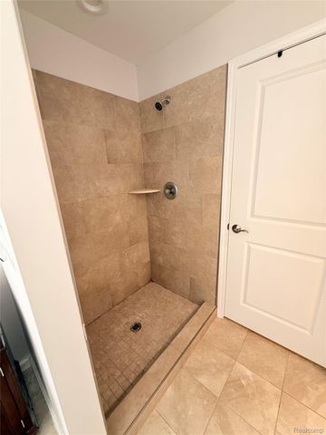 403 Legato Drive 403, Walled Lake, MI 48390