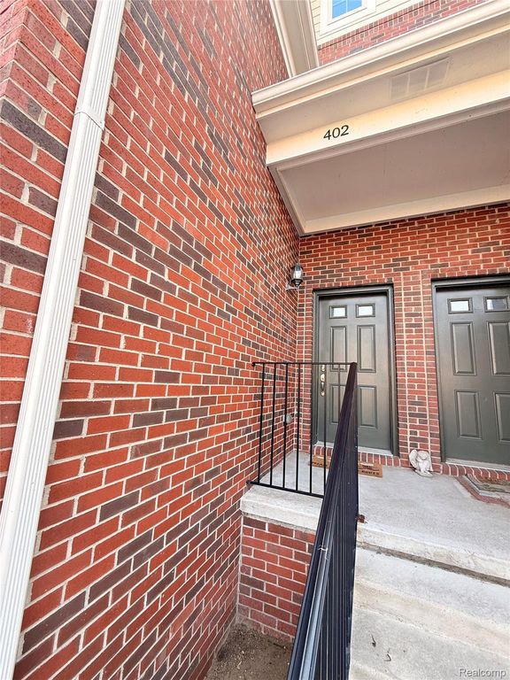 403 Legato Drive 403, Walled Lake, MI 48390
