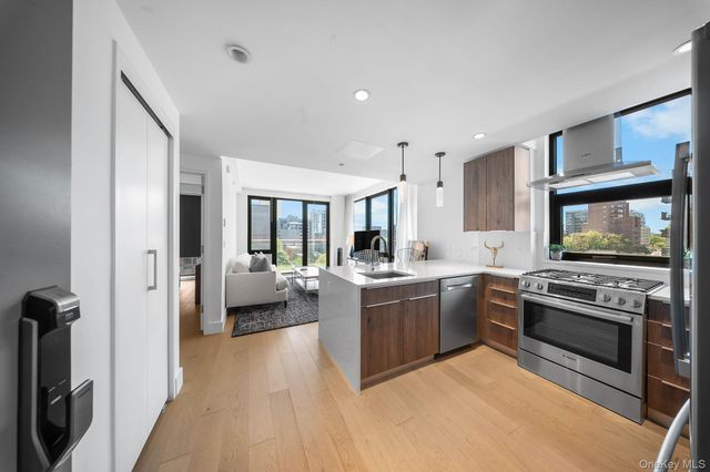 4620 11th Street 5D, Long Island City, NY 11101