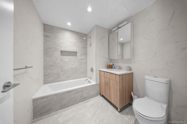 4620 11th Street 5D, Long Island City, NY 11101