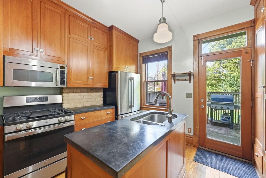 111 Isabel Street E, Saint Paul, MN 55107 — photo 4