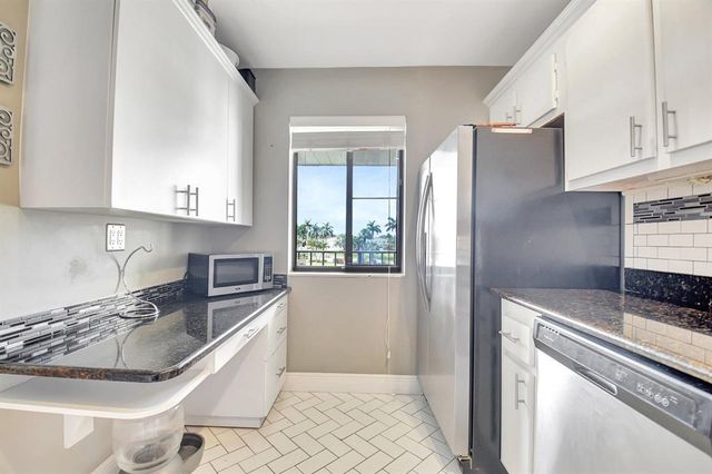 4070 TIVOLI Court 307, Lake Worth, FL 33467