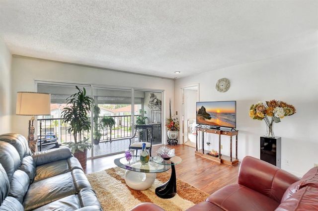 4070 TIVOLI Court 307, Lake Worth, FL 33467