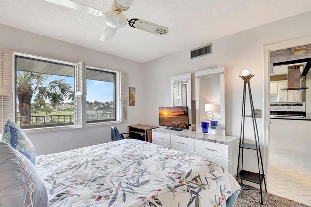 4070 TIVOLI Court 307, Lake Worth, FL 33467