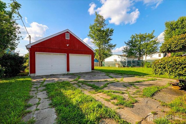 28 Sedgwick Street, Jamesburg, NJ 08831